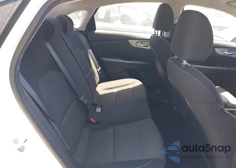 2023 Kia Forte Lxs z USA, uszkodzony, nr VIN 3KPF24AD7PE579809